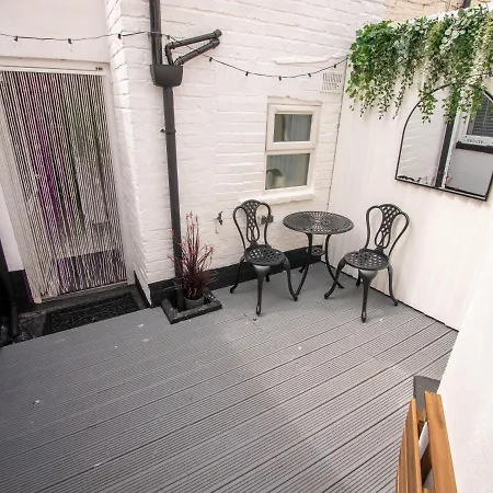 North Bay With Internet, Smart Tv's And Patio Area *