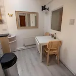 North Bay With Internet, Smart Tv's And Patio Area Apartman